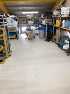 床塗装＆コーティングが終わった状態の技術センター2階