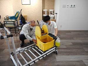 横浜支店移動台車作製