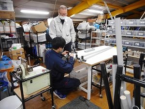 技術センター清流化パイプ組立指導