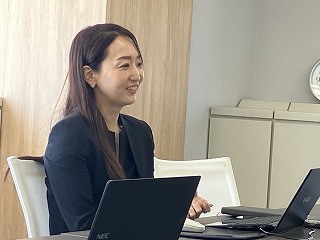「原動力は医師であった祖父。」と語る花岡会長